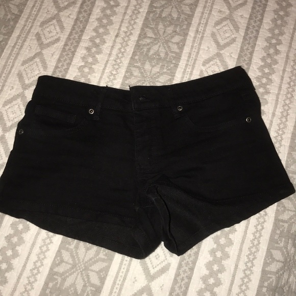 Black shorts - Picture 1 of 4